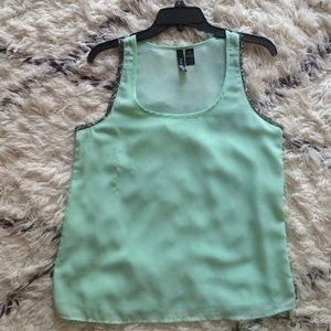 Mint color sequenced top